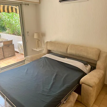 Avec Terrasse, 150m De La דירה *